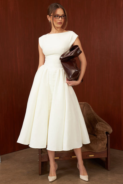 Elegant Sleeveless Boat Neck Full Skirt Midi Dress